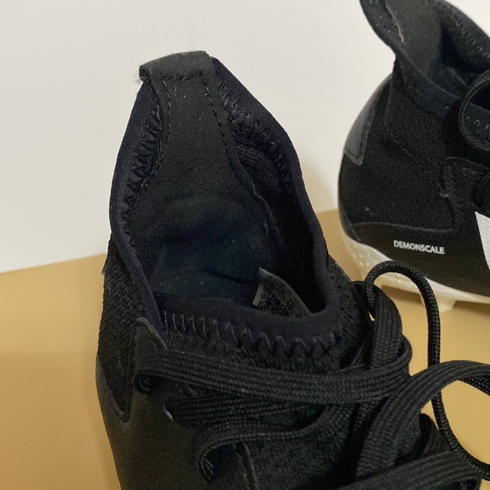 Adidas Predator pre school soccer shoes 10.5K - Picture 7 of 9